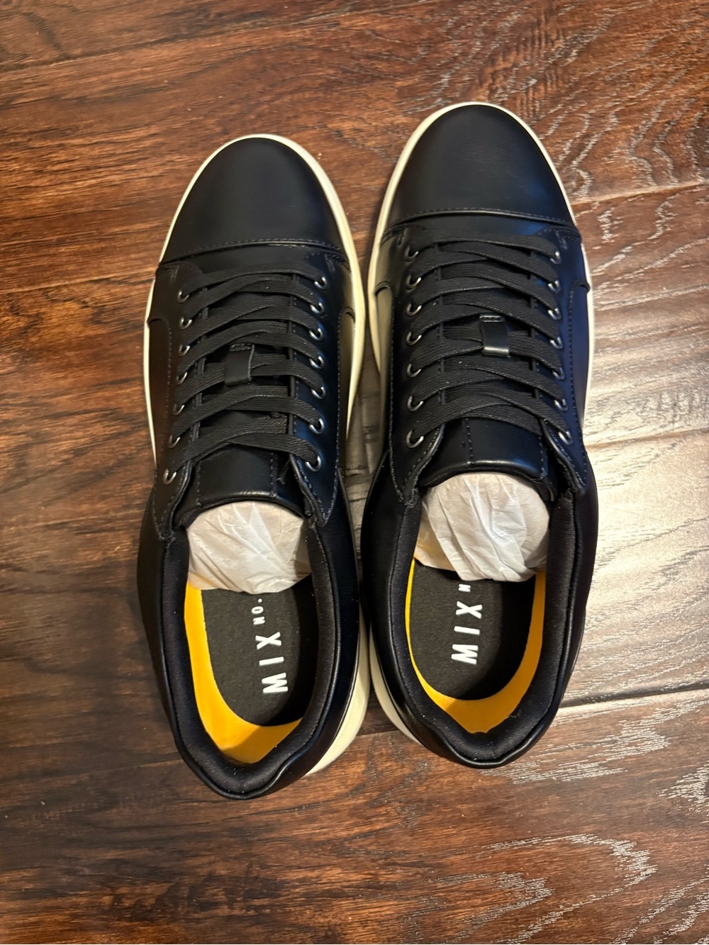 DSW No.6 Men's Black Low-Top Casual Sneakers